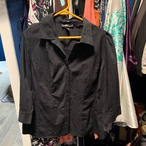 3/4 length black button down shirt